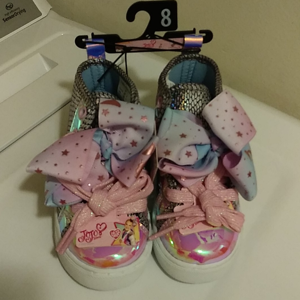 Kids sneakers